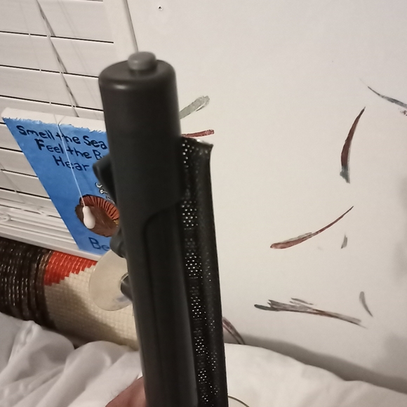 Price Drop!!!!!!! Get it B4 it's Gone Sun Block retractable mesh shade - Picture 4 of 4